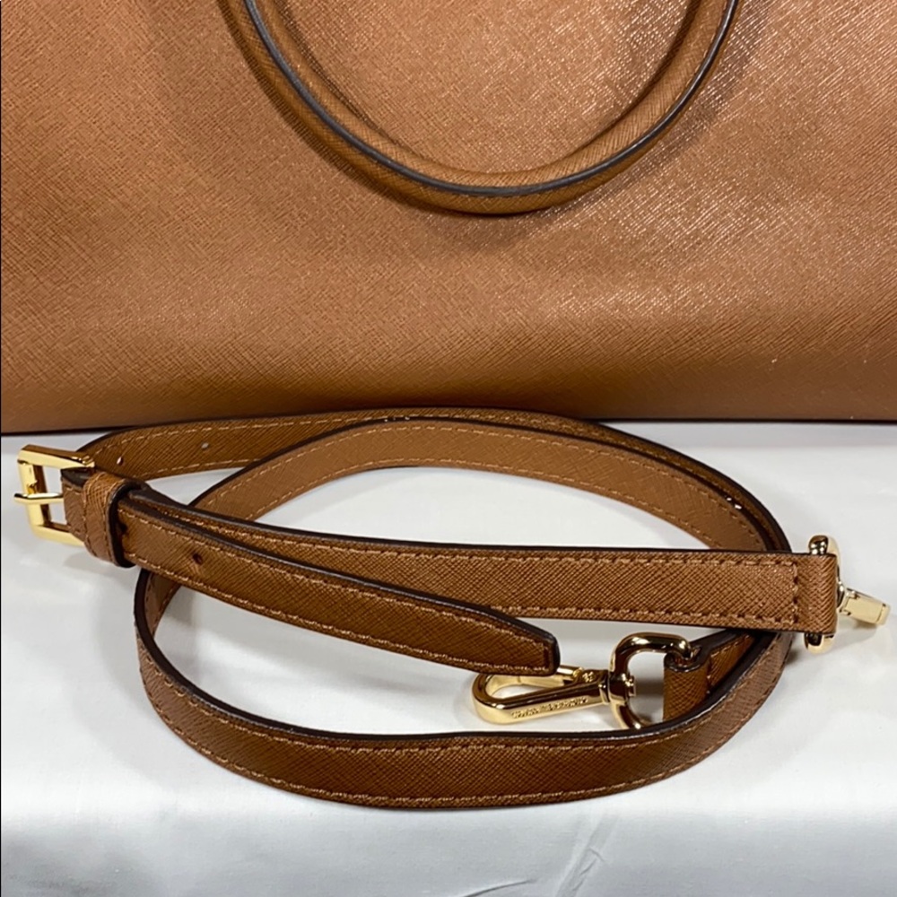 MK Handbag - Picture 10 of 11
